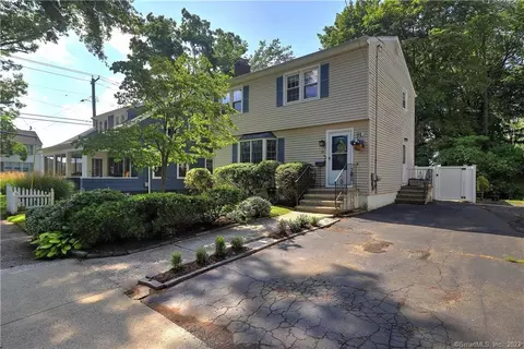33 Shoreham Rd, East Haven, CT 06512