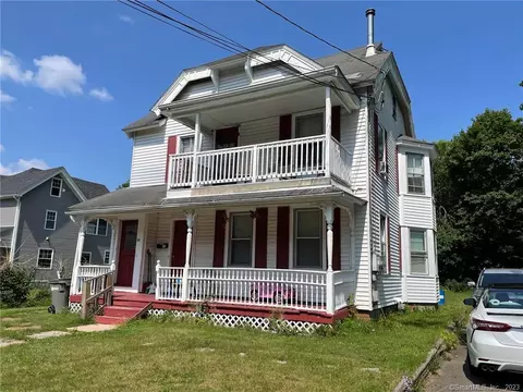 13 Winter St, Manchester, CT 06040