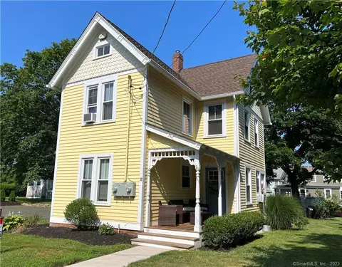 12 N Harbor St, Branford, CT 06405