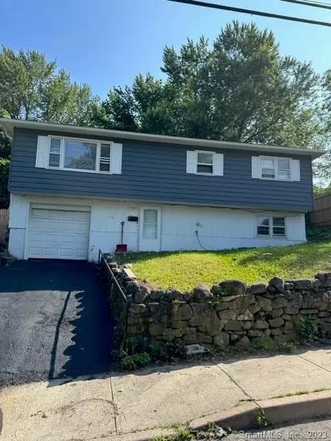 143 Colonial Ave, Waterbury, CT 06704