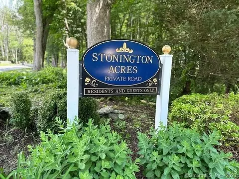 112 Rowley Dr, Stonington, CT 06378