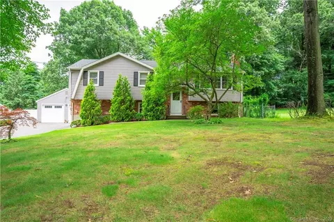 399 Redstone Hill Rd, Bristol, CT 06010
