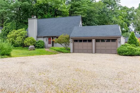 8 Arrowhead Ct #8, Avon, CT 06001