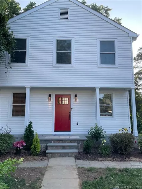 28 Amundsen St, Norwalk, CT 06855