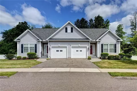 53 Brookview Pl #53, Plantsville, CT 06479