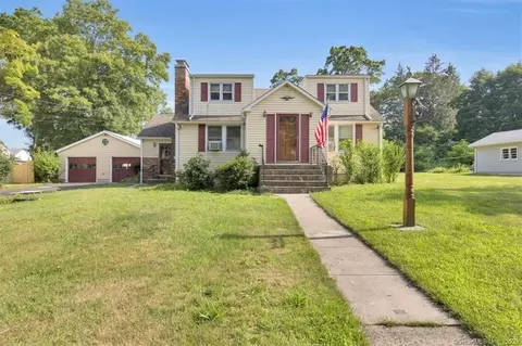 7 Swan Ave, Wallingford, CT 06492