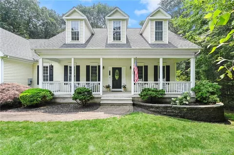 13 Sunset Rdg, Burlington, CT 06013