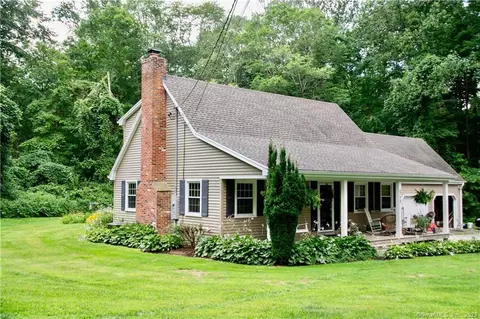 549 N Roast Meat Hill Rd, Killingworth, CT 06419