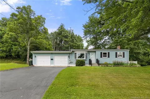 8 Chester Dr, Windsor Locks, CT 06096