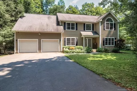 362 W Mountain Rd, Simsbury, CT 06092