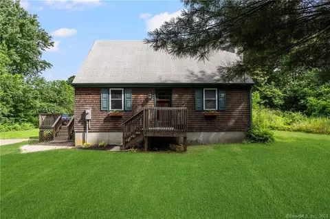 130 Pawcatuck Ave, Pawcatuck, CT 06379