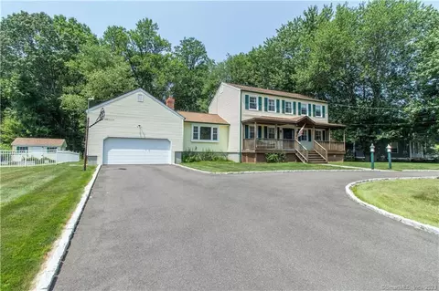 520 Overland Dr, Orange, CT 06477