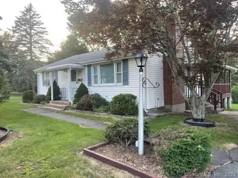 340 Middlefield St, Middletown, CT 06457