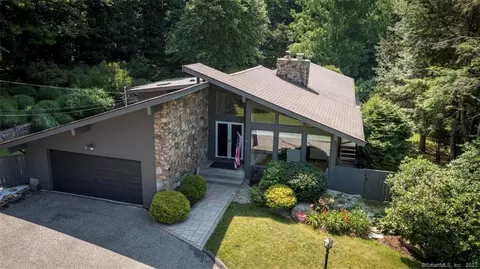 107 Blue Ridge Dr, Manchester, CT 06040