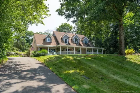 25 Beechwood Rd, Branford, CT 06405
