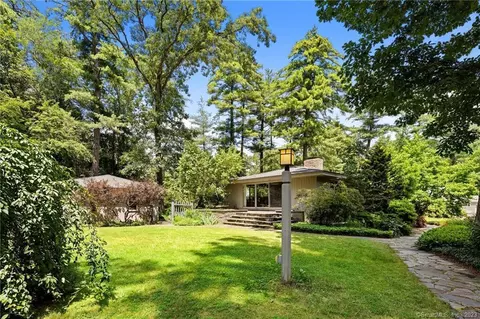 44 Wheeler Rd, Simsbury, CT 06070