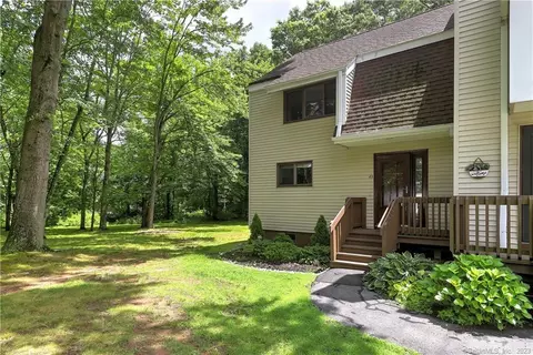 43 Spice Hill Dr #43, Wallingford, CT 06492