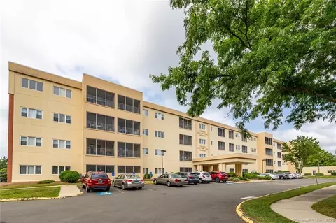 75 Washington Ave #2-214, Hamden, CT 06518