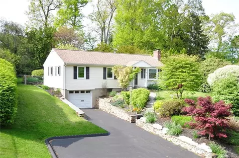 37 Dogwood Rd, Wethersfield, CT 06109