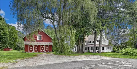 53 Dorethy Rd, Redding, CT 06896