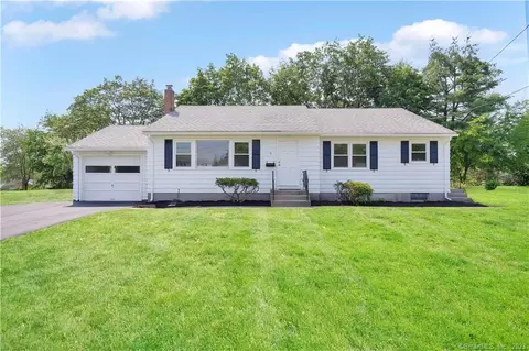 5 Longview Dr, Bloomfield, CT 06002