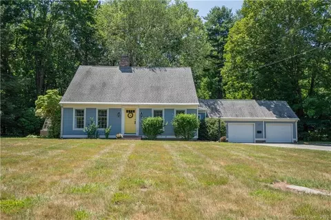 104 High St, Clinton, CT 06413