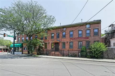 135 Olive St #1C, New Haven, CT 06511
