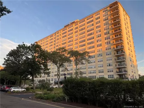 2625 Park Ave #2P, Bridgeport, CT 06604