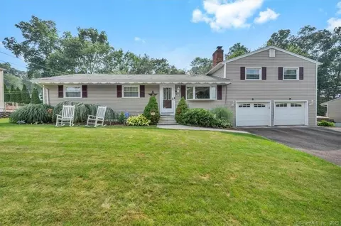 28 Cardinal Dr, Milford, CT 06460