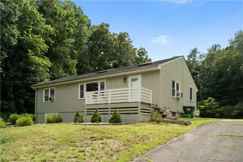 21 Philo Curtis Rd, Newtown, CT 06482