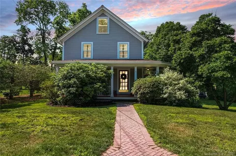 11 Gildersleeve Ave, Canton, CT 06019