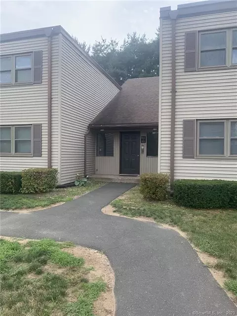 910 Twin Circle Dr #910, South Windsor, CT 06074