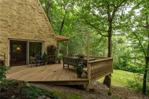 461 Mulberry Point Rd, Guilford, CT 06437