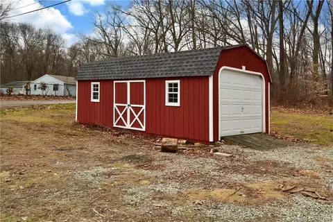 76 Park Rd, Lebanon, CT 06249