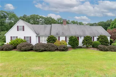 47 Blossom Dr, Pomfret, CT 06259
