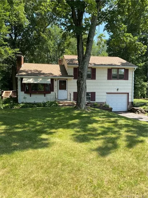85 Riverside Dr, Vernon, CT 06066