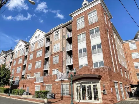 850 E Main St #226, Stamford, CT 06902