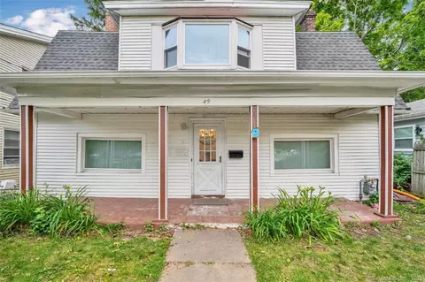 89 Clowes Ter, Waterbury, CT 06710