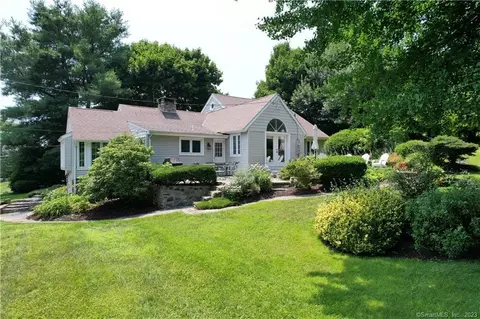 21 Eastview Rd, New Fairfield, CT 06812