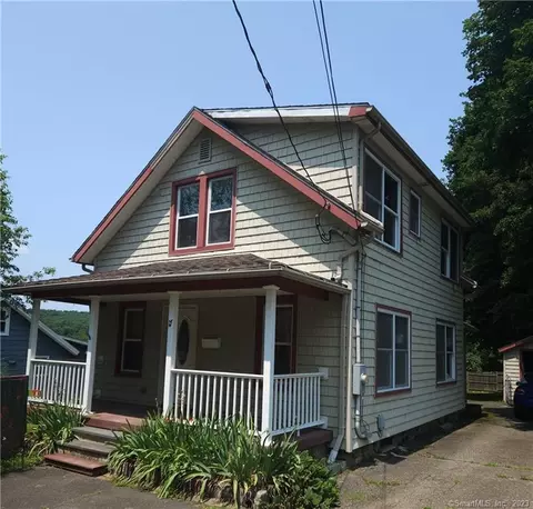 17 Howland St, Watertown, CT 06779