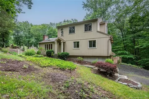152 Burr Hill Rd, Killingworth, CT 06419