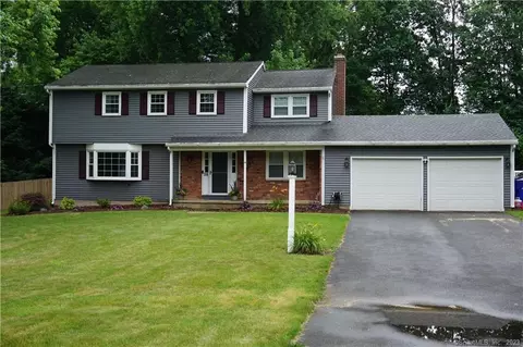 28 Standish Rd, Ellington, CT 06029