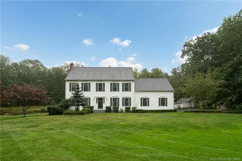 272 County Rd, Madison, CT 06443