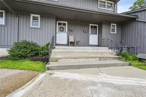 183 Williamstown Ct #183, Newington, CT 06111
