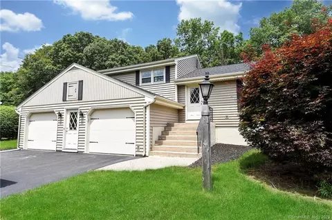 115 Ridgecrest Ln, Bristol, CT 06010