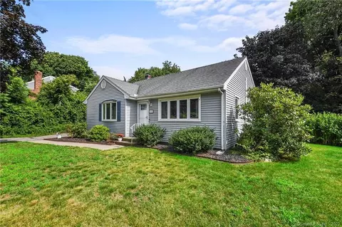 42 Plaskon Dr, Shelton, CT 06484