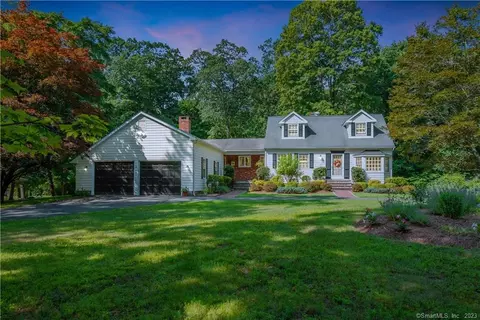 139 Head Of Meadow Rd, Newtown, CT 06470