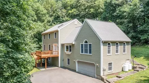 15 Dogwood Park N, Danbury, CT 06811