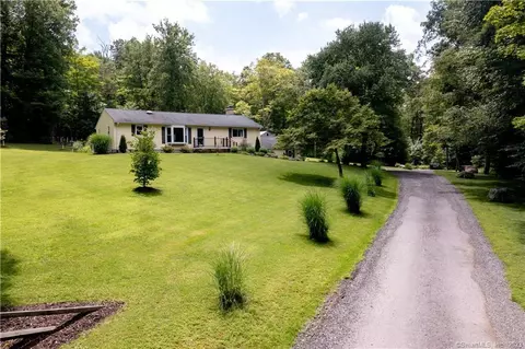 331 Tripp Hollow Rd, Brooklyn, CT 06234