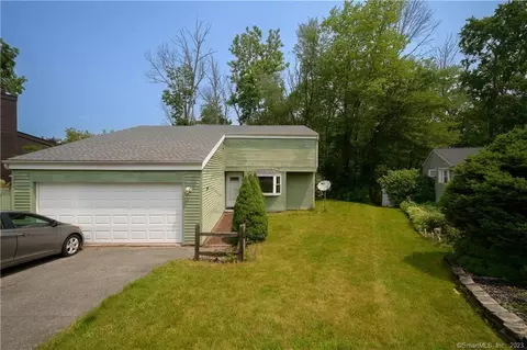 12 Woodlot Ln, Middletown, CT 06457